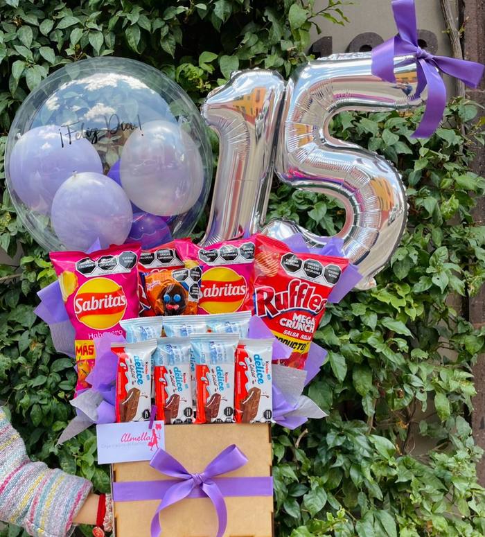 Caja Cubo Globos, Botanas y Chocolates